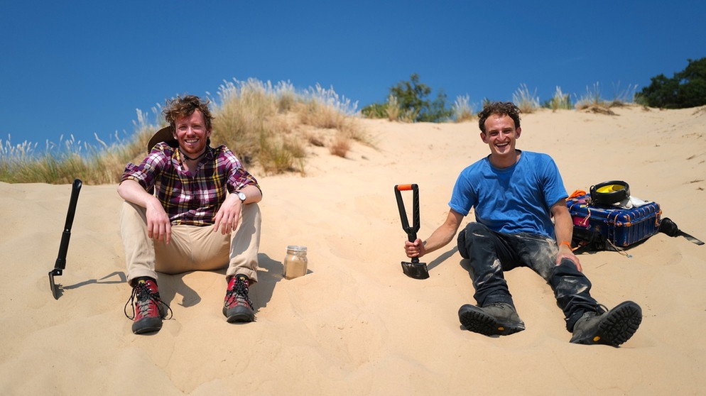 Wüste in Deutschland | Michel und CheckerJulian erforschen die Nemitzer Heide. | Bild: BR | megaherz gmbh, Thomas Spitschka