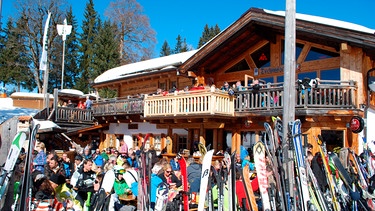 Massentourismus in den Alpen: Immer mehr Skifahrer kommen. | Bild: BR/WDR/Jo Angerer