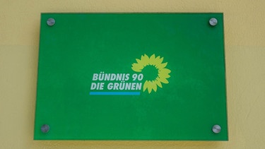 alpha-demokratie - Schild Bündnis 90 - Die Grünen | Bild: picture-alliance/dpa