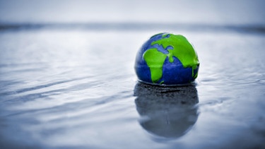alpha-thema Gespräch: Wasserextreme – zwischen Dürre und Flut (ymbolfoto fuer den Anstieg des Meeresspiegels durch den Klimawandel) | Bild: picture-alliance/dpa