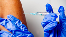 Corona-Impfung: Chancen und Risiken | Bild: dw / picture-alliance/dpa