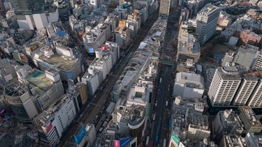 Miyashita Park neben dem Verkehrsknotenpunkt Shibuya Scramble Square. | Bild: BR/Prounen Film