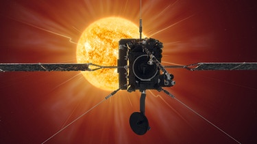 Animation der ESA-Sonde Solar Orbiter vor der Sonne. | Bild: ESA