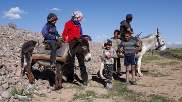 Kirgisische Bengel in Sarytasch. | Bild: BR/MDR
