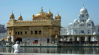 Der Goldene Tempel von Amritsar im nordindischen Bundesstaat Punjab. Die Stadt ist das spirituelle Zentrum der monotheistischen Religion des Sikkhismus. | Bild: BBC