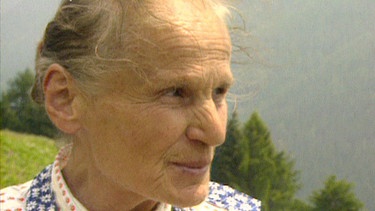Altbäuerin Germana Thöni - die Letzte im Südtiroler Ultental, die vollständige Selbstversorgung mit den Produkten betreibt, die der Berg und die Landschaft hergeben. | Bild: BR