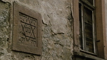 Detail der Hausfassade der alten Synagoge in Urspringen in Unterfranken im Jahr 1986. | Bild: BR