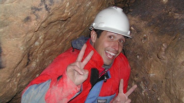 Willi traut sich heute in eine Höhle und erfährt, wie diese entstehen. Für Höhlenforscher ist es das Größte Höhlen zu entdecken und zu vermessen. | Bild: BR