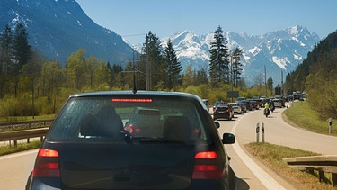 Stau am Autobahnende Garmischer Autobahn. | Bild: stock.adobe.com/SusaZoom