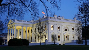 USA, Washington: Das Weiße Haus am Abend. | Bild: dpa-Bildfunk/Patrick Semansky