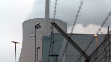 Atomkraftwerk Gundremmingen. Bis spätestens 2022 wird es abgeschaltet. | Bild: BR