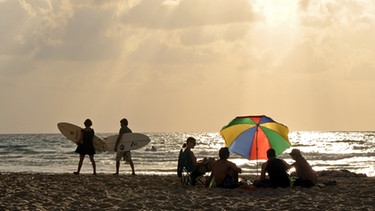 Strand von Tel Aviv | Bild: picture-alliance/dpa