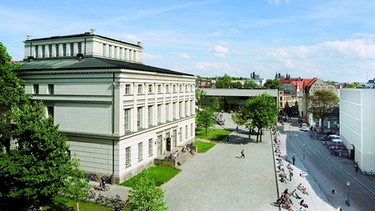 Uni Halle Löwengebäude auf dem Universitätsplatz | Bild: Universität Halle, Foto Norbert Kaltwaßer