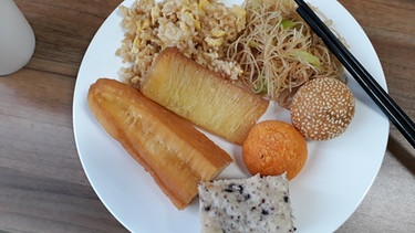 Frühstück an der Uni-Mensa in Ningbo, in der Nähe von Shanghai | Bild: Marie-Laure Schmidt 