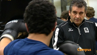 Ali Cukur im Box-Antigewalt Training | Bild: BR