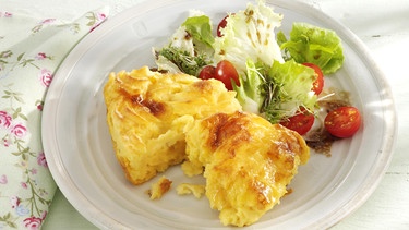 Gesunde Ernährung für Studierende
Überbackenes Kartoffelpüree mit Salatbeilage, Serviette | Bild: picture-alliance/dpa