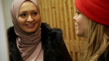 Muslimische Studierende an der UNI Frankfurt | Bild: BR