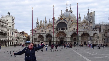 Julia Friedrich vor San Marco in Venedig | Bild: Julia Friedrich
