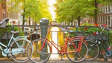 Mit dem Drahtesel von A nach B - Amsterdam ist ein Fahrradparadies | Bild: urlaubspiraten.de