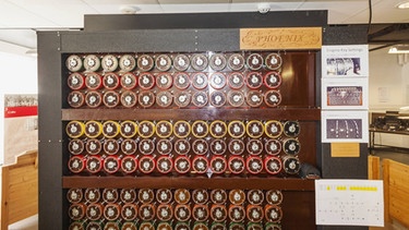 Replikation der Turing-Bombe in einer Alan Turing Ausstellung in Buckinghameshire | Bild: picture-alliance/dpa