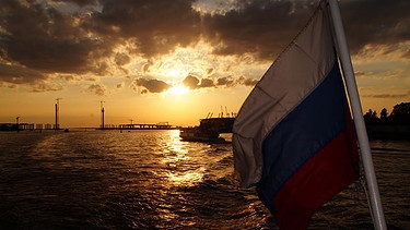 Blick auf die baltische See im Hafen von Sankt Petersburg | Bild: Roman Meng