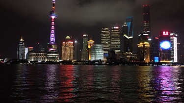 Skyline von Shanghai bei Nacht | Bild: Nina Lehfer