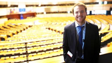Lukas im EU-Parlament. | Bild: BR/Martin Hardung