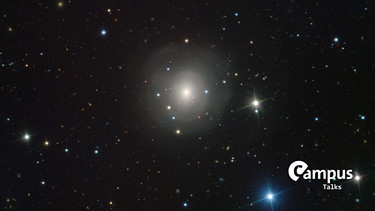 HANDOUT - Dieses Foto des Lichtteleskops VIMOS am Very Large Telescope der ESO in Chile zeigt die Galaxie NGC 4993 (M), etwa 130 Millionen Lichtjahre von der Erde entfernt. Die Galaxie offenbarte kürzlich etwas, was noch nie zuvor beobachtet wurde: Die Verschmelzung zweier Neutronensterne (das Ereignis fand links oben in der Galaxie statt).  | Bild: picture alliance / ESO/A.J. Levan, N.R. Tanvir | 