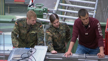 Studierende der Bundeswehr Universität | Bild: BR