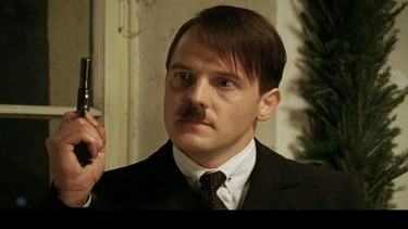 Johannes Zirner als Adolf Hitler | Bild: BR