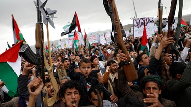 Anhänger der Huthi. | Bild: dpa-Bildfunk/Osamah Abdulrahman