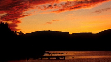 Sonnenuntergang am Sognefjord, dem größten Fjord Norwegens. | Bild: BR/NDR/Sealife Produktions/Florian Graner
