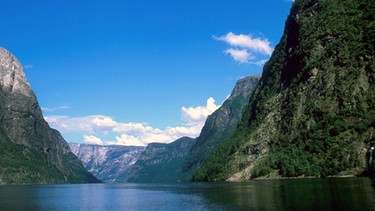 Der Naerofjord - ein magischer Anziehungspunkt, besonders für Touristen aus aller Welt. | Bild: BR/NDR/Sealife Produktions/Florian Graner