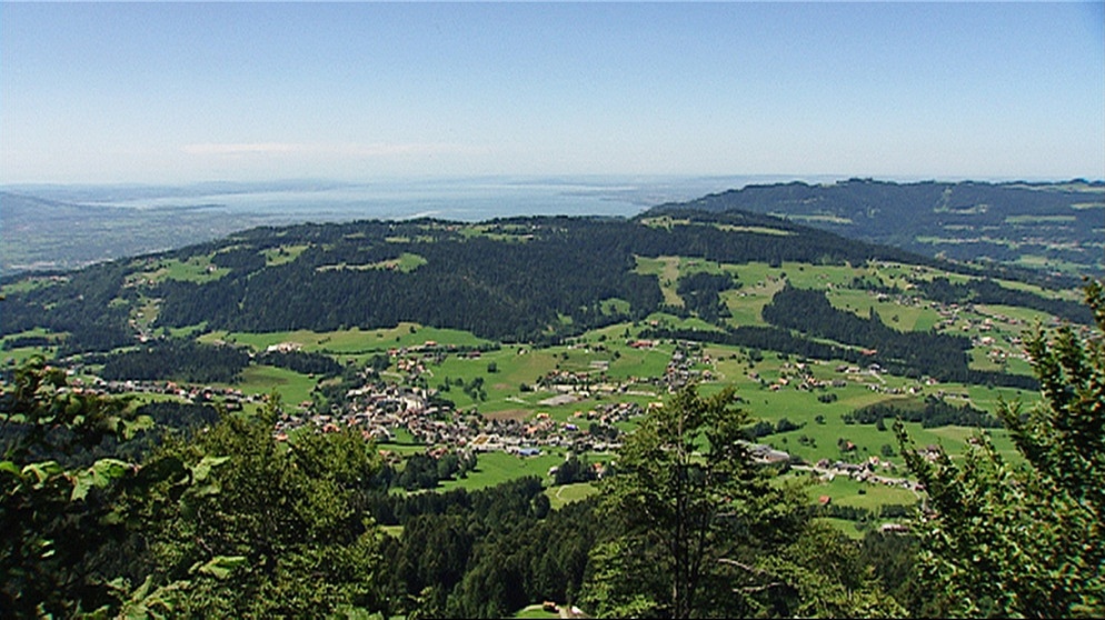 Blick vom Bregenzer Wald über den Bodensee | Bild: BR
