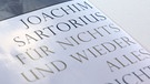 Gedichtband "Für nichts und wieder alles" von Joachim Sartorius | Bild: Kiepenheuer & Witsch, Foto: BR
