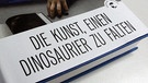 Buchtipp: Die Kunst, einen Dinosaurier zu falten von Kristina Pfister | Bild: BR-Studio Franken/Rainer Aul