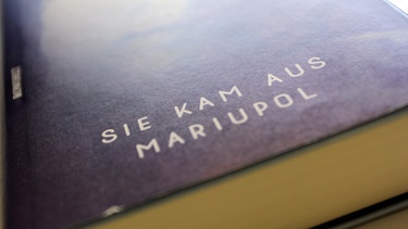 Buchcover: Sie kam aus Mariupol, Natascha Wodin | Bild: Rowohlt, Bild: BR-Studio Franken/Rainer Aul