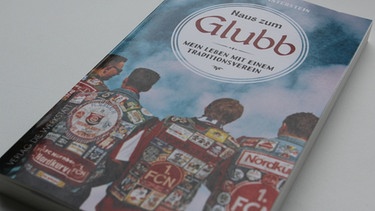 Buchcover von: Roland Winterstein, Naus zum Glubb | Bild: Verlag Die Werkstatt | Foto: BR-Studio Franken/Franz Engeser