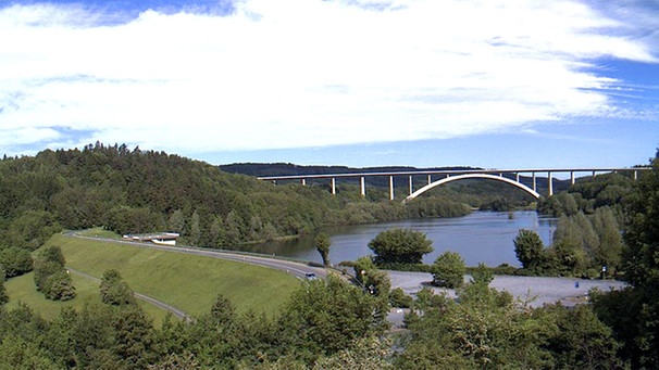 Froschgrundsee mit ICE-Brücke | Bild: Wasserwirtschaftsamt Hof