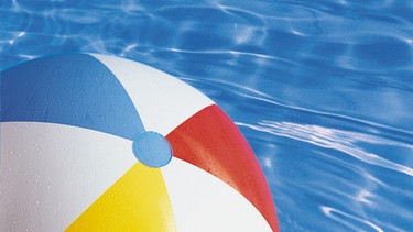 Wasserball im Wasser | Bild: Image Source
