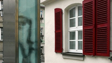 Kaspar Hauser-Portrait vor dem Ansbacher Markgrafen-Museum | Bild: BR-Studio Franken/Inga Pflug