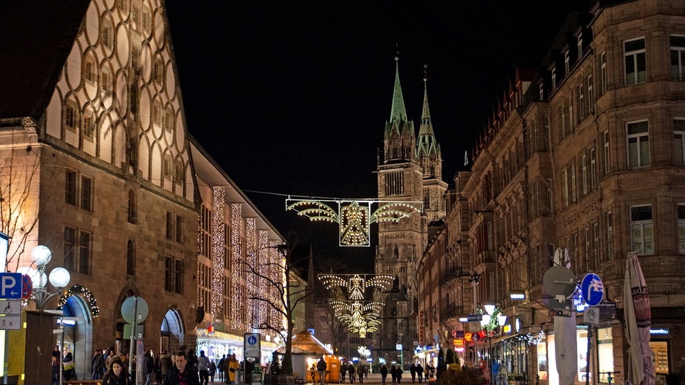 Bummeln Sie abends in Nürnberg solange die Weihnachtsleuchtung noch brennt. | Bild: Herbert Bauer, Feucht, 30.12.2019