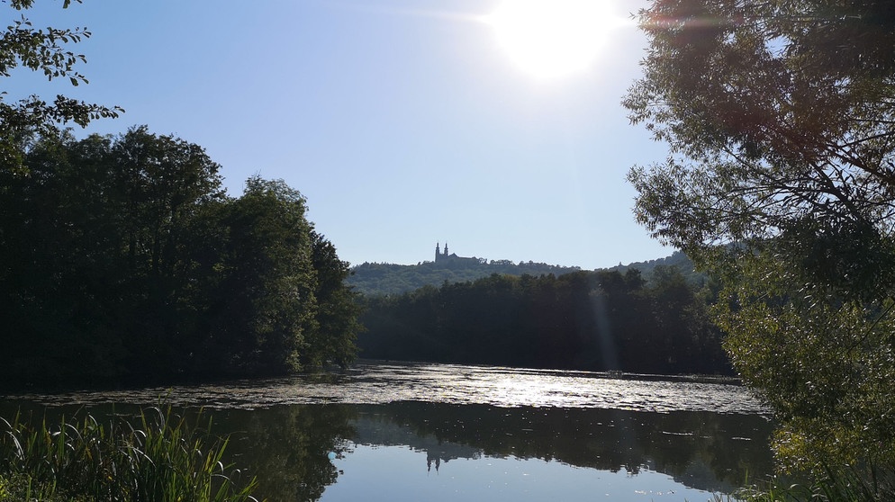 Kloster Banz trohnt idyllisch über dem Main in der Sonne bei Lichtenfels. | Bild: Frank Stuhlmann, Lichtenfels, 11.09.2023