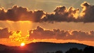 Sonnenaufgang um 7.03 Uhr über dem Hainberg in Pegnitz: "Und immer wieder geht die Sonne auf!" | Bild: Peter Spätling, Pegnitz, 11.09.2023