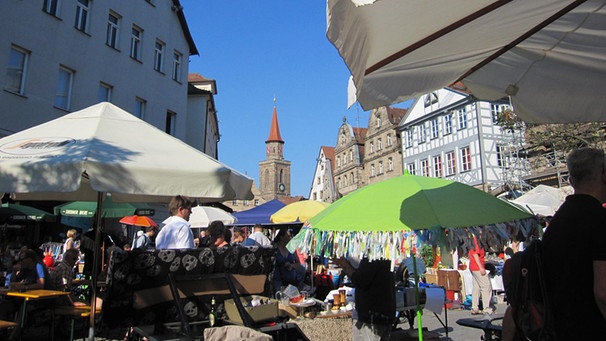 Blick über den Grafflmarkt Fürth zur Kirche St.Michael bei herrlich blauem Himmel und 34° C!! | Bild: Elke Dinfelder, Ronhof, 25.06.2016