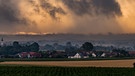 Regenwolken über Mühlhausen und Horbach. | Bild: Bodo Ströhlein, Wachenroth, 11.07.2017
