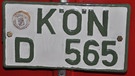 "KÖN"-Kennzeichen auf einem Traktor, Baujahr 1958 | Bild: BR-Mainfranken/Hanns Friedrich