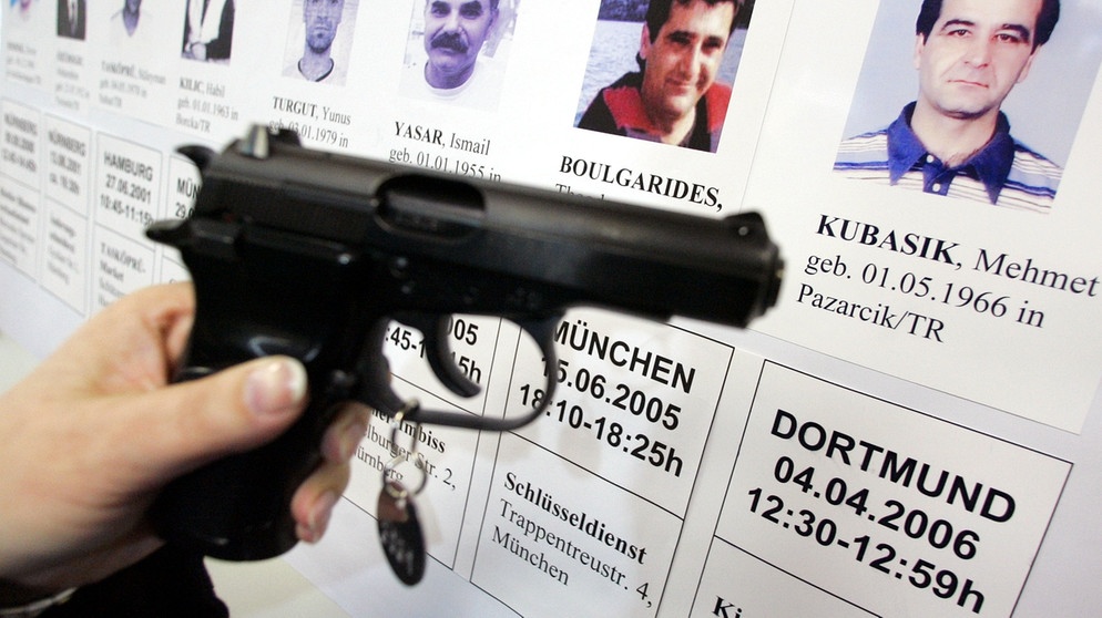 Ceska-Pistole vor den Opfern der bundesweiten NSU-Mordserie | Bild: picture-alliance/dpa