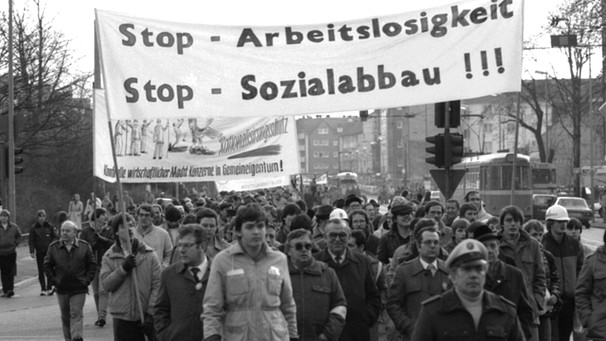 Demonstration gegen Arbeitsplatzabbau im nordrhein-westfälischen Witten 1983 | Bild: picture-alliance/dpa