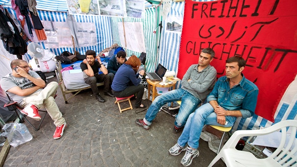 Asylbewerber in einem Protestcamp in Würzburg im Jahr 2012 | Bild: picture-alliance/dpa